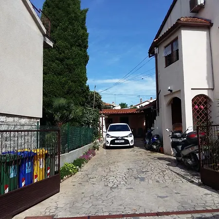 Apartments Anica Rovinj Exterior photo