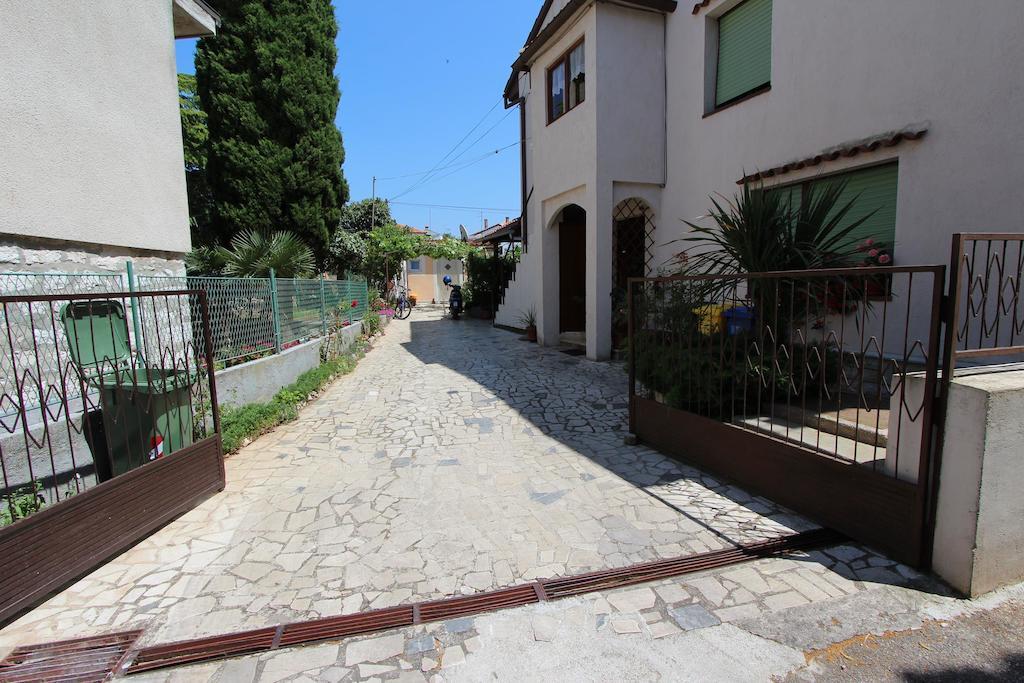Anica Apartment